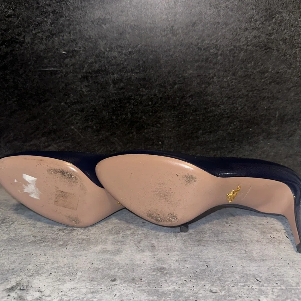 Prada Navy Blue Saffiano Leather 90mm Almond Toe Pumps Heels EU 39 (US 9h)